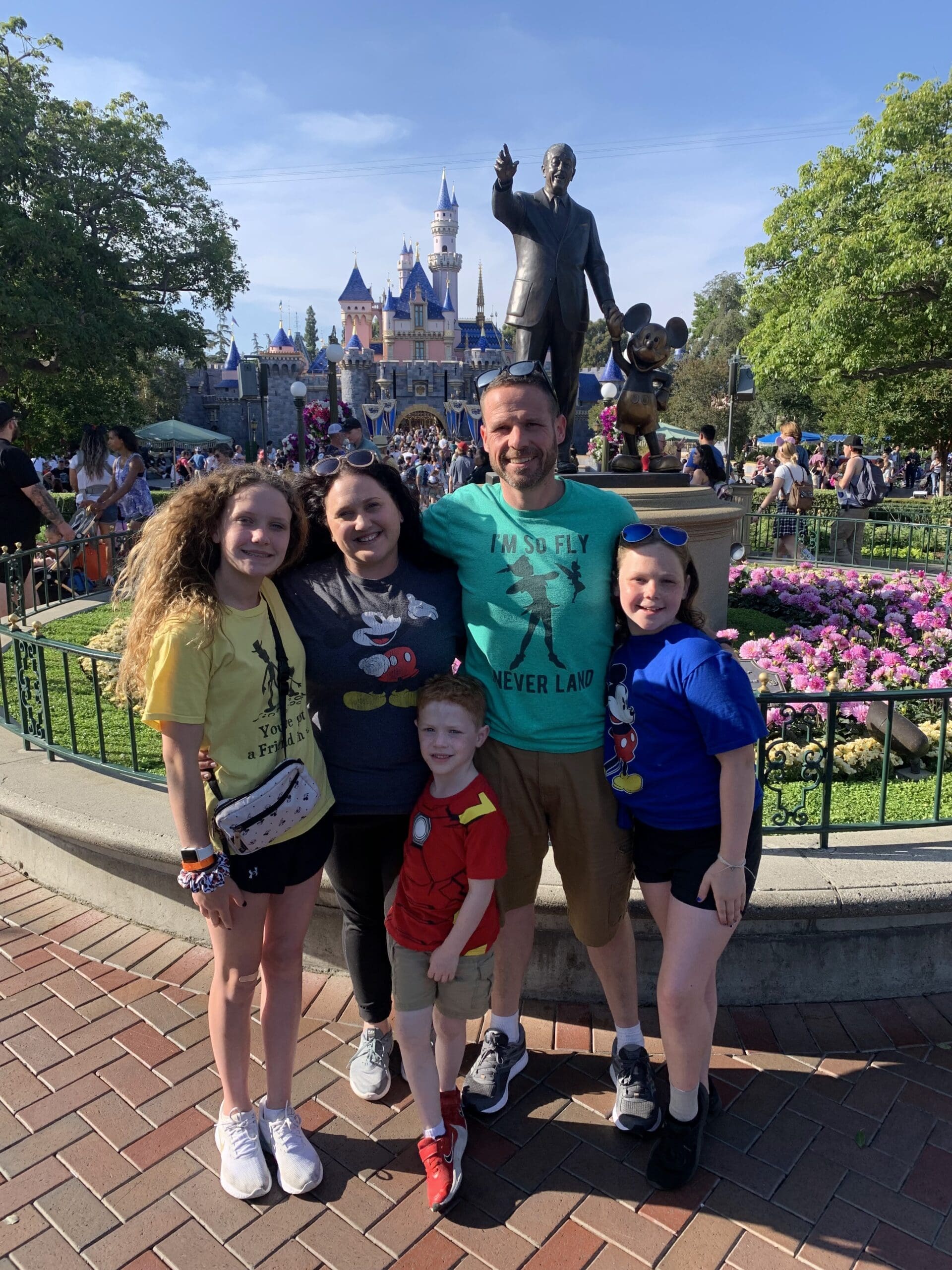Disneyland (2022)